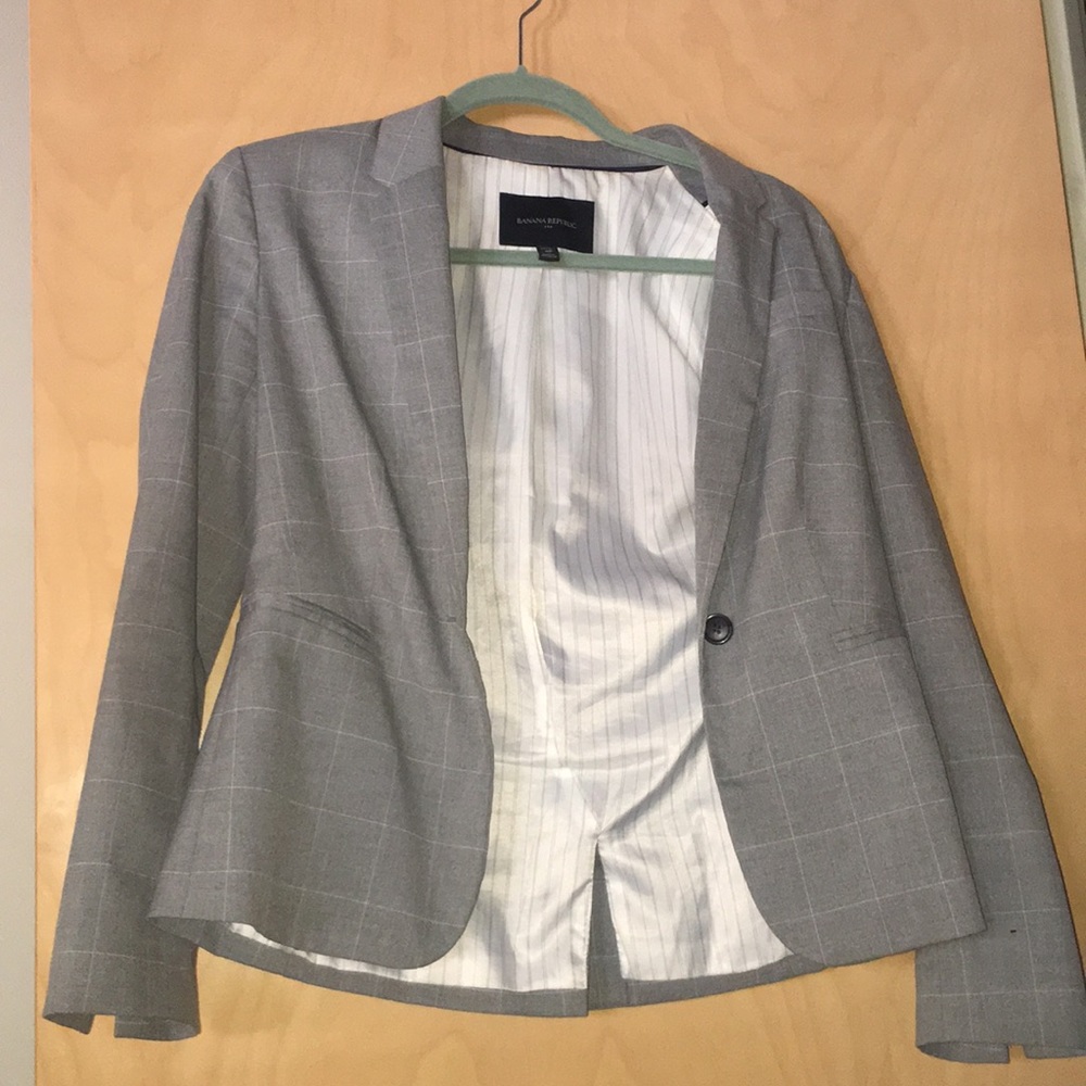 Grey Banana Republic blazer!